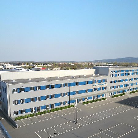 Winbudget "Bed&Breakfast" Wiener Neustadt Exterior foto