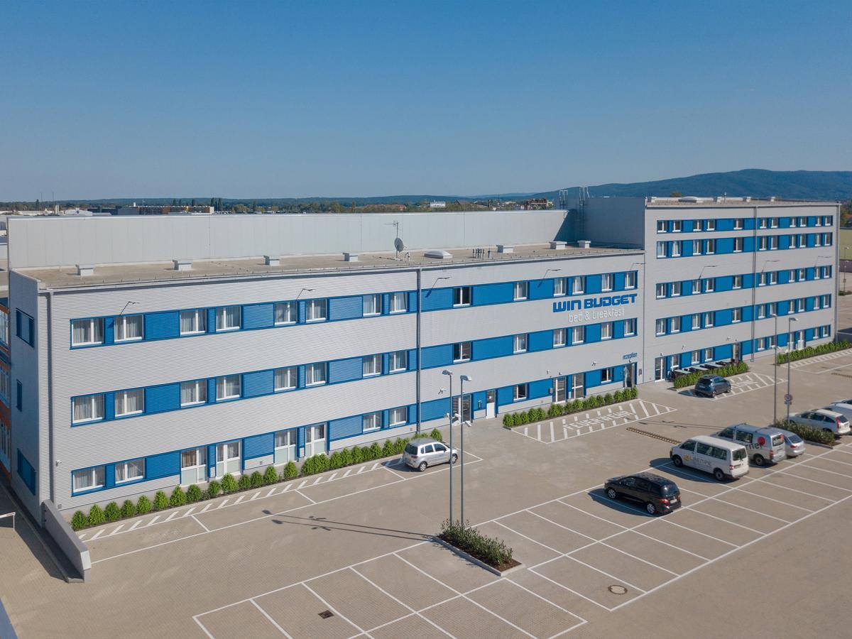 Winbudget "Bed&Breakfast" Wiener Neustadt Exterior foto