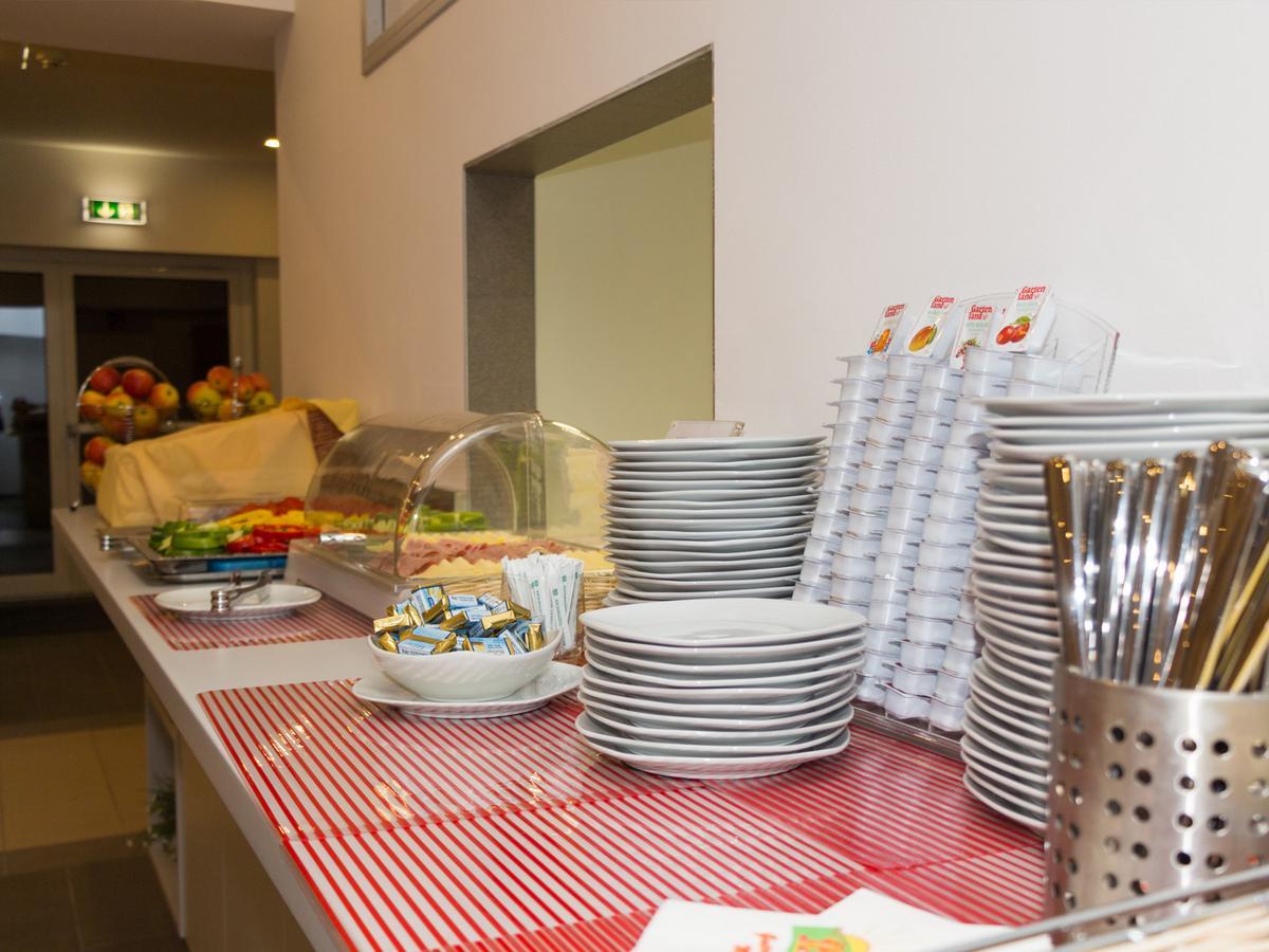 Winbudget "Bed&Breakfast" Wiener Neustadt Exterior foto