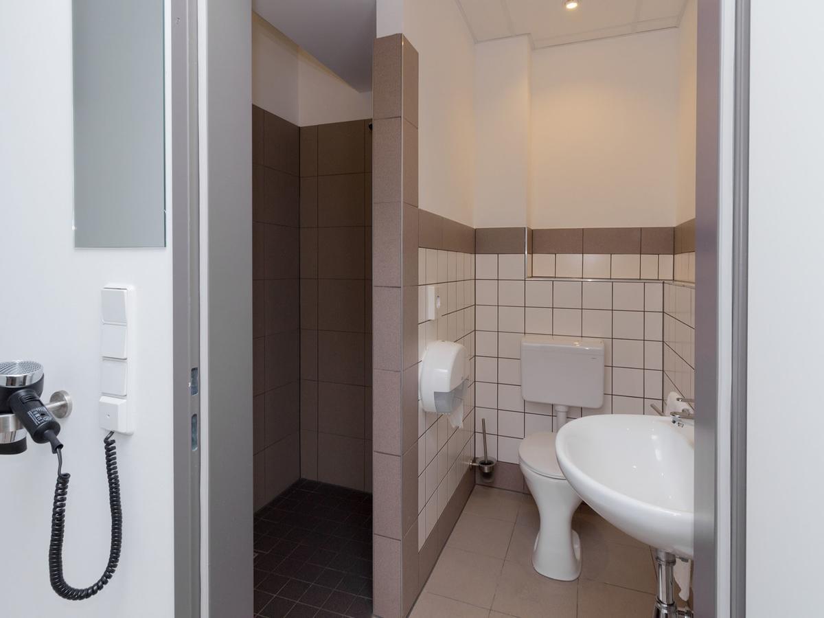 Winbudget "Bed&Breakfast" Wiener Neustadt Exterior foto